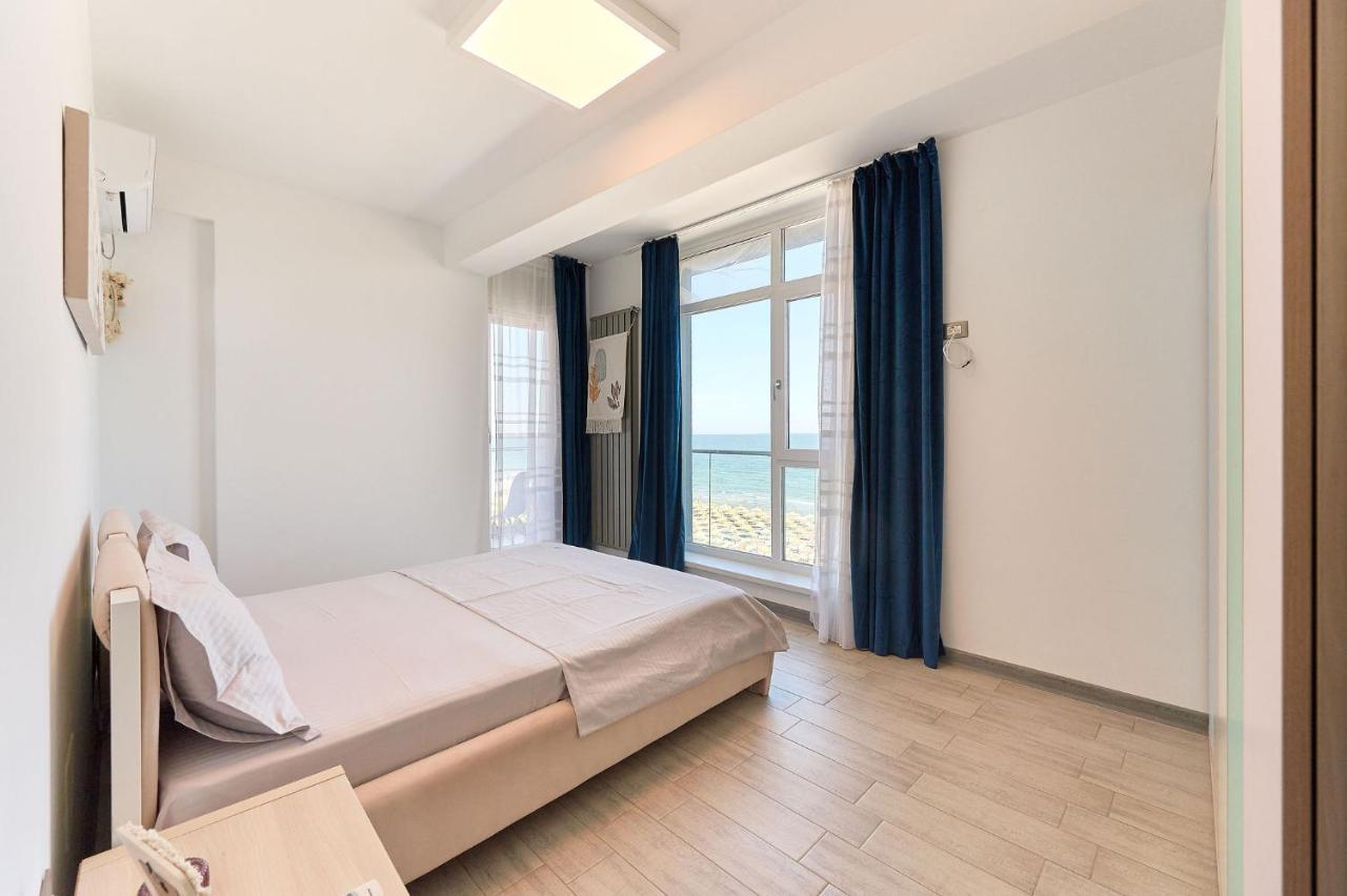 Paradise Sea View 2Bd Apt Spa N Pools Beach Resort Năvodari Екстериор снимка