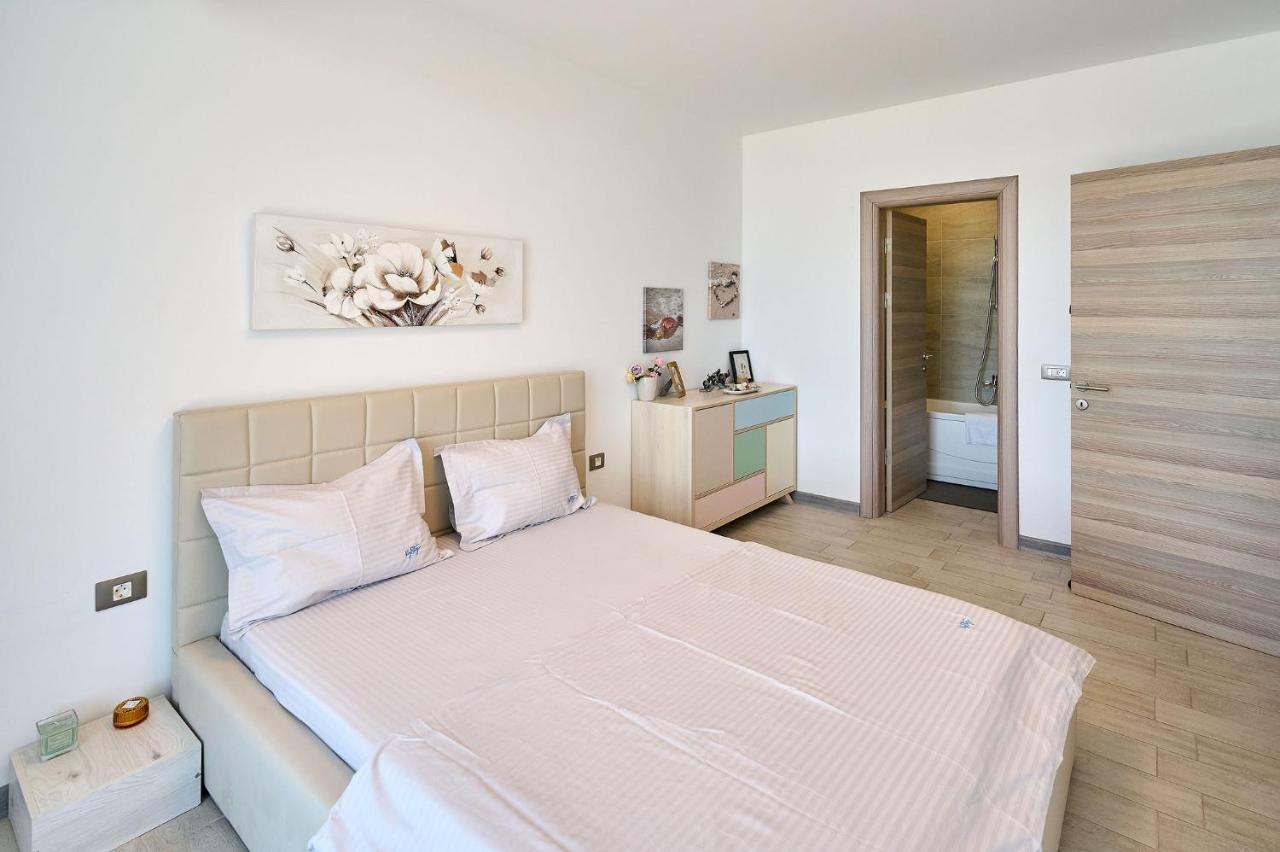 Paradise Sea View 2Bd Apt Spa N Pools Beach Resort Năvodari Екстериор снимка