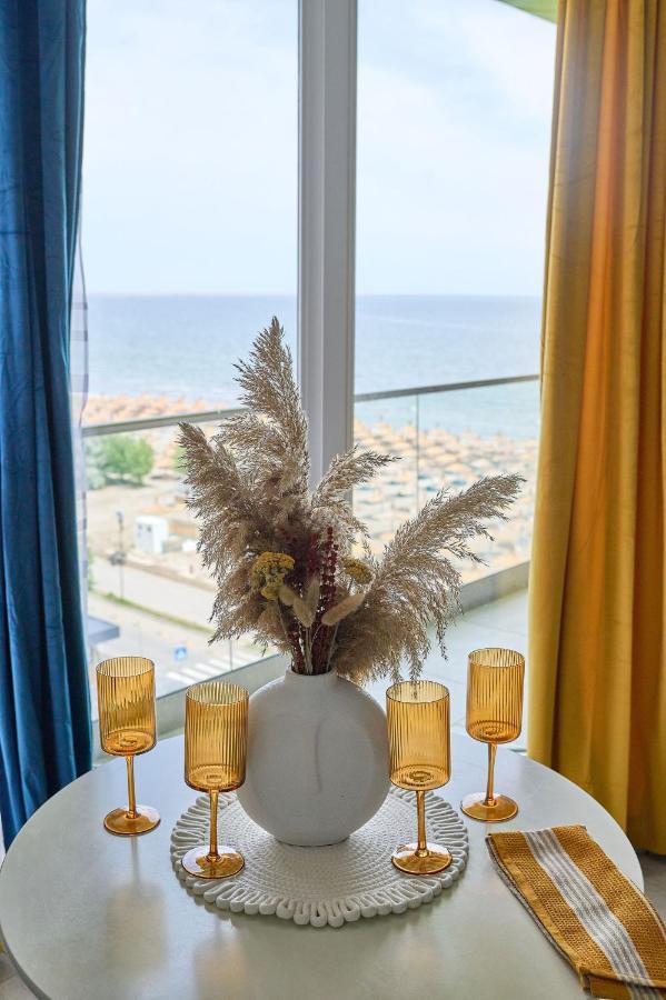 Paradise Sea View 2Bd Apt Spa N Pools Beach Resort Năvodari Екстериор снимка